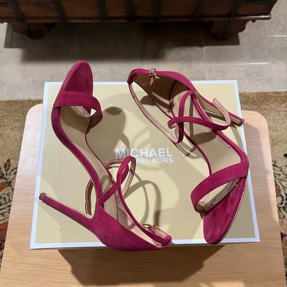 Michael Kors Red Heels - Picture 2 of 6